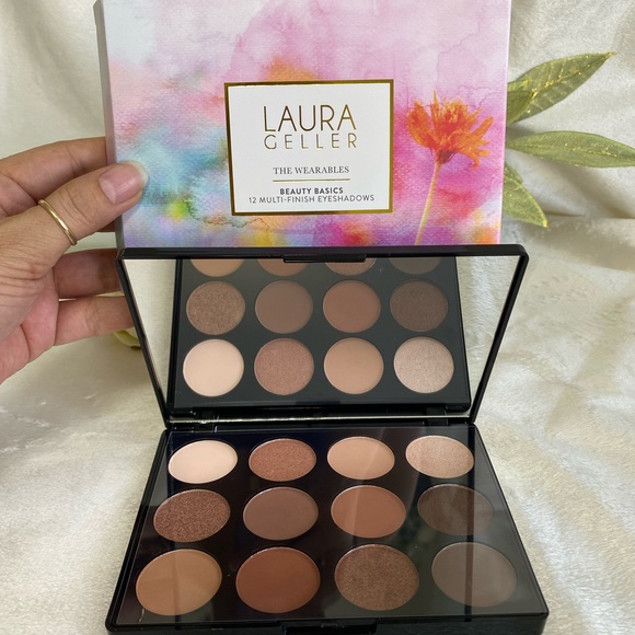 Laura Geller Other - Laura Geller The Wearables Eyeshadow Palette - Neutral Shades